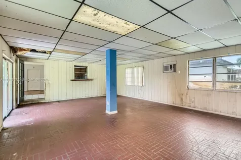 251 NW 149th Street Miami FL 33168
