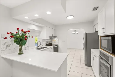 9815 SW 21st Street Miami FL 33165
