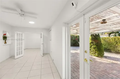 9815 SW 21st Street Miami FL 33165