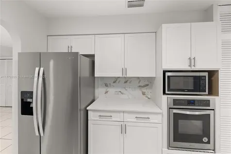 9815 SW 21st Street Miami FL 33165