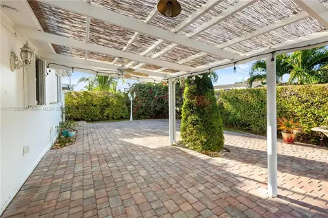 9815 SW 21st Street Miami FL 33165
