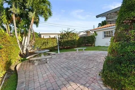 9815 SW 21st Street Miami FL 33165