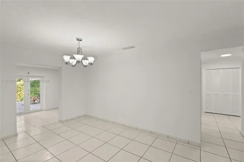 9815 SW 21st Street Miami FL 33165