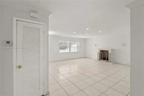 9815 SW 21st Street Miami FL 33165
