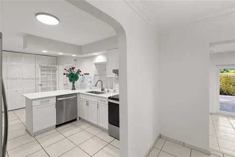 9815 SW 21st Street Miami FL 33165