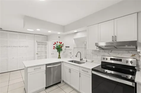 9815 SW 21st Street Miami FL 33165