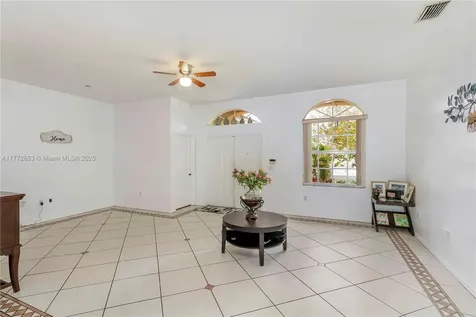 515 SE 30th Drive Homestead FL 33033