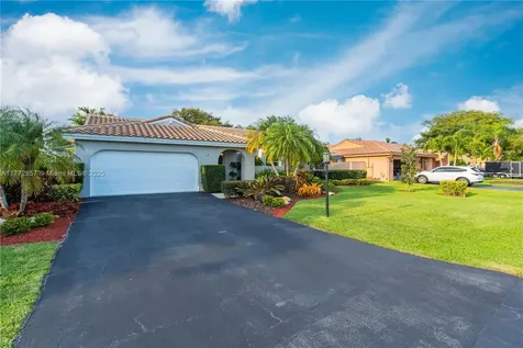 15001 Windbluff Street Davie FL 33331