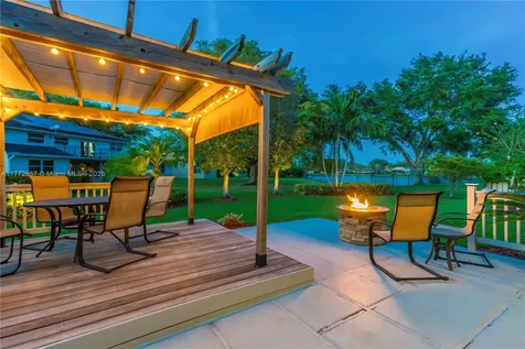 15001 Windbluff Street Davie FL 33331