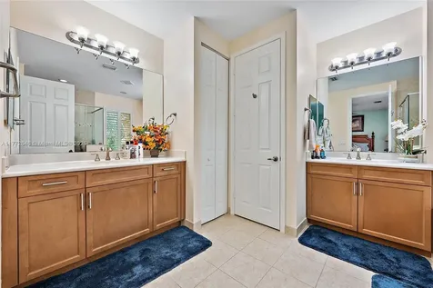 5264 Cambridge Court Palm Beach Gardens FL 33418