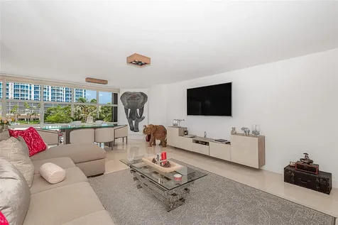 6423 Collins Avenue Miami Beach FL 33141
