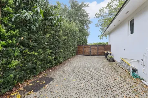 11545 SW 96th Terrace Miami FL 33176