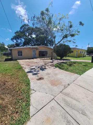 6965 NW 21st Court Miami FL 33147