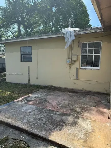 6965 NW 21st Court Miami FL 33147