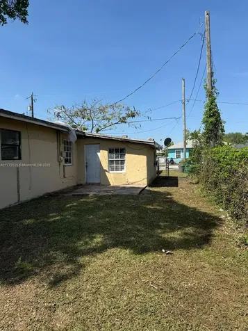 6965 NW 21st Court Miami FL 33147