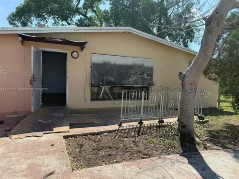 6965 NW 21st Court Miami FL 33147