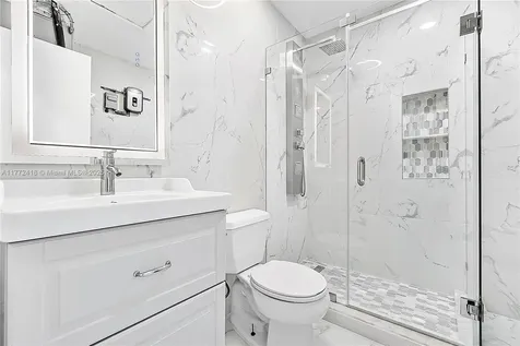 910 N 70th Avenue Hollywood FL 33024