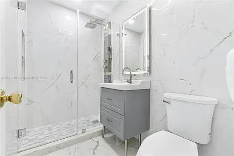 910 N 70th Avenue Hollywood FL 33024