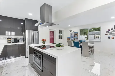 910 N 70th Avenue Hollywood FL 33024