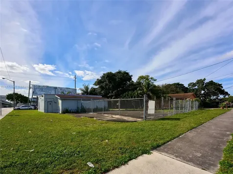 5832 NW 27th Avenue Miami FL 33142