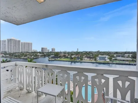 3113 S Ocean Drive Hallandale Beach FL 33009