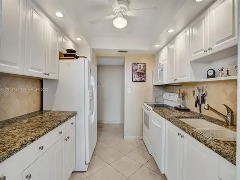 3113 S Ocean Drive Hallandale Beach FL 33009