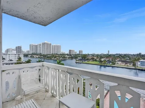 3113 S Ocean Drive Hallandale Beach FL 33009