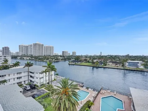 3113 S Ocean Drive Hallandale Beach FL 33009