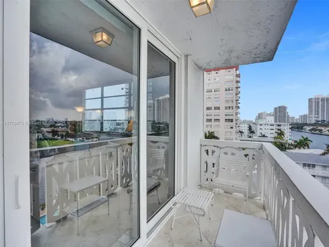 3113 S Ocean Drive Hallandale Beach FL 33009