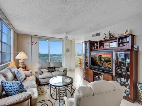 3113 S Ocean Drive Hallandale Beach FL 33009