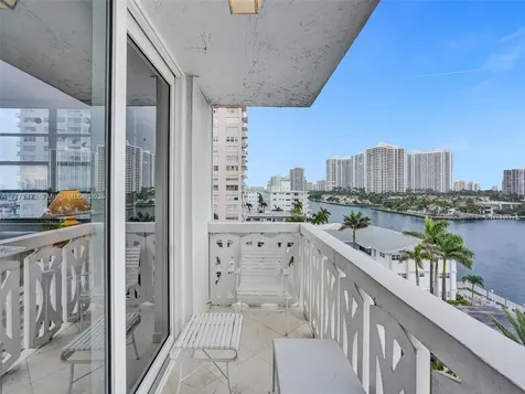 3113 S Ocean Drive Hallandale Beach FL 33009