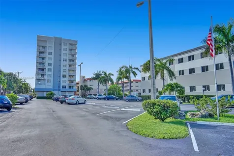 3113 S Ocean Drive Hallandale Beach FL 33009