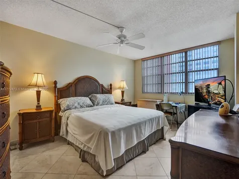3113 S Ocean Drive Hallandale Beach FL 33009