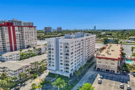 3113 S Ocean Drive Hallandale Beach FL 33009