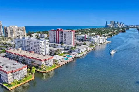 3113 S Ocean Drive Hallandale Beach FL 33009