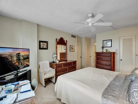 3113 S Ocean Drive Hallandale Beach FL 33009
