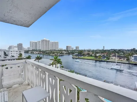3113 S Ocean Drive Hallandale Beach FL 33009