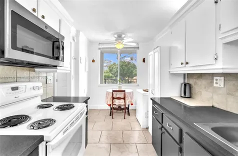 4898 NW 29th Court Lauderdale Lakes FL 33313