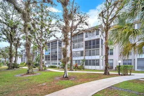 4898 NW 29th Court Lauderdale Lakes FL 33313