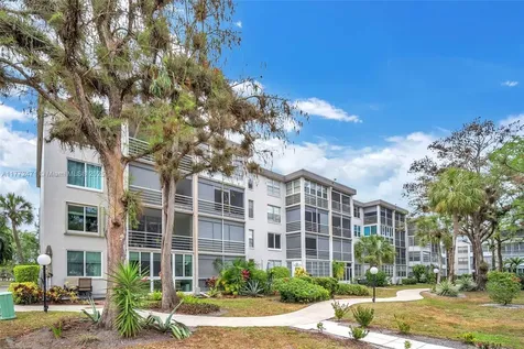 4898 NW 29th Court Lauderdale Lakes FL 33313
