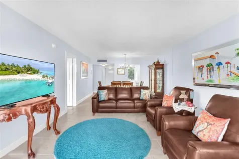 4898 NW 29th Court Lauderdale Lakes FL 33313