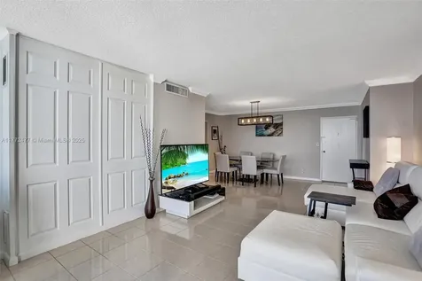 3180 S Ocean Drive Hallandale Beach FL 33009