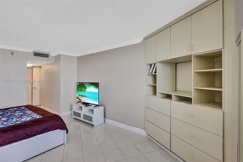 3180 S Ocean Drive Hallandale Beach FL 33009