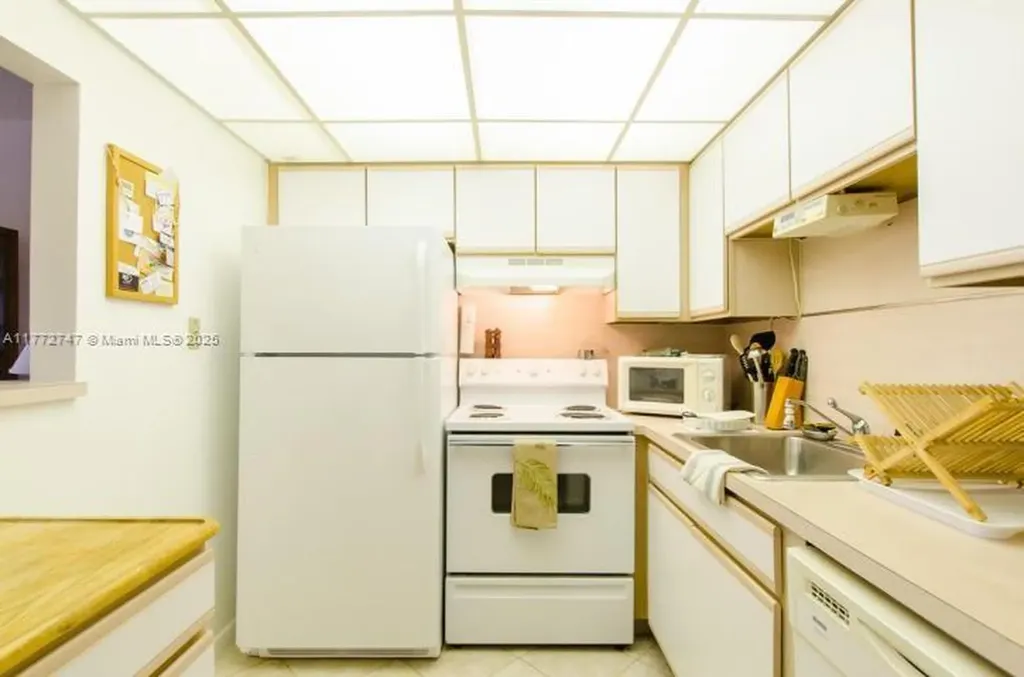 251 Mansfield F Boca Raton FL 33434