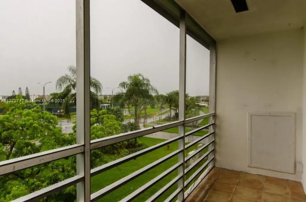 251 Mansfield F Boca Raton FL 33434