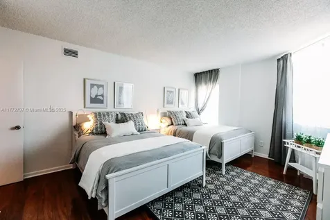 19370 Collins Avenue Sunny Isles Beach FL 33160