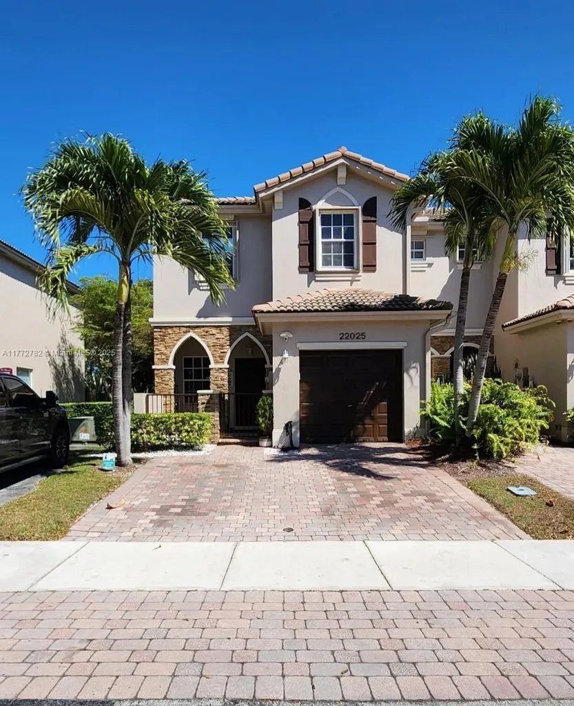 22025 SW 92nd Place Cutler Bay FL 33190