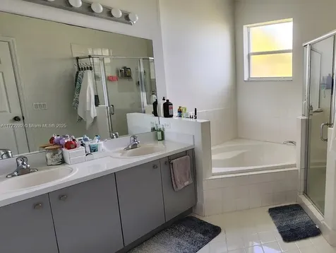 22025 SW 92nd Place Cutler Bay FL 33190