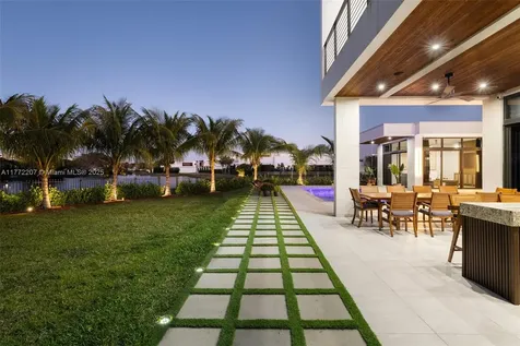 16649 N Botaniko Drive N Weston FL 33326