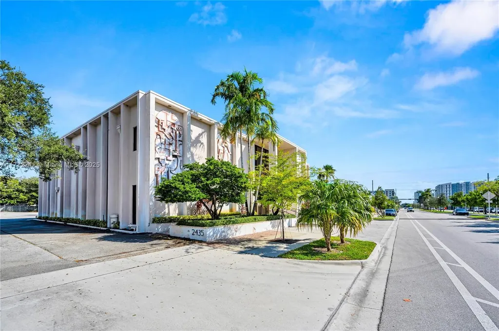 2435 Hollywood Boulevard Hollywood FL 33020